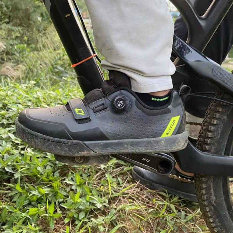 Commuting On Road Bike - AVITUS Mountainbikeschoenen Zapatillas MTB-schoenen Plat pedaal